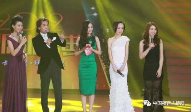 主持人，你的衣服穿对了吗？盘点主播最全服装搭配攻略！