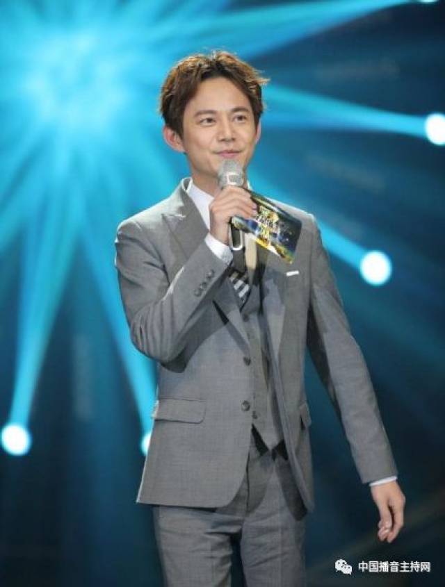 主持人，你的衣服穿对了吗？盘点主播最全服装搭配攻略！