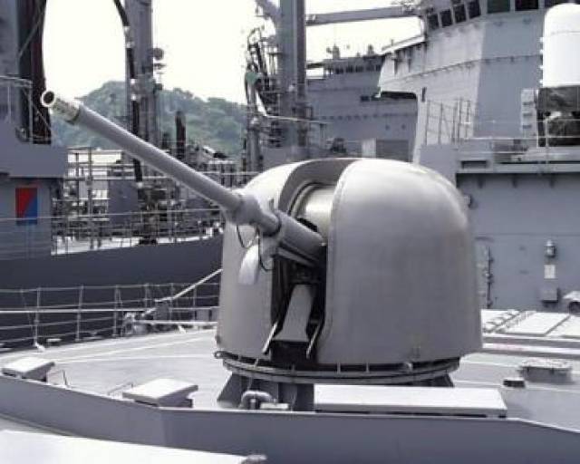 意大利两型著名的舰载火炮