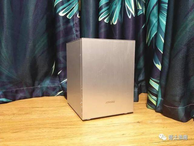 大学生不一定要买游戏本,组装超强性能的迷你