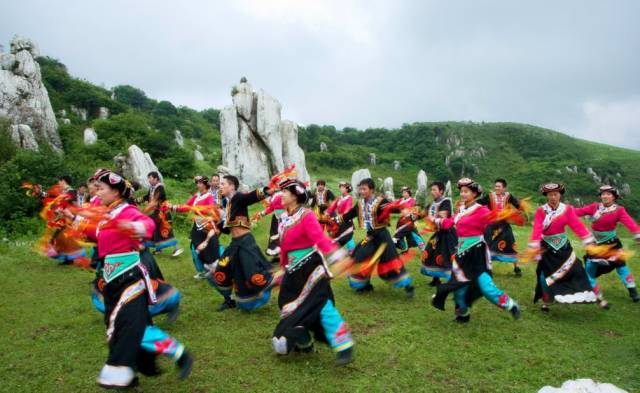 除了景区风景,乡村美景外 来到毕节,能拍的 还有当地民风民俗,特色