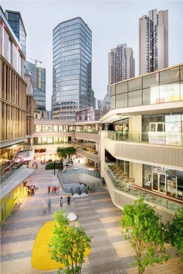 我们始终相信,东原·悦荟·新新park将会为重庆提升商贸能级,建设商贸