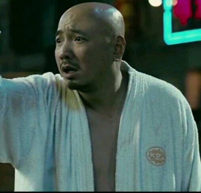 徐峥,这个绝顶聪明的中年不油腻大叔,你穿得有一点骚气!