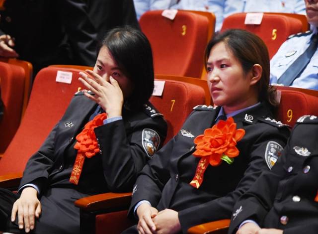 盂县公安局举办"七一"表彰暨人民警察荣誉仪式