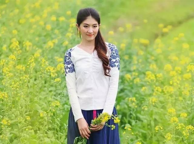 诗歌美图(周延锋):献给女人的赞歌 | 清纯靓丽美女图集