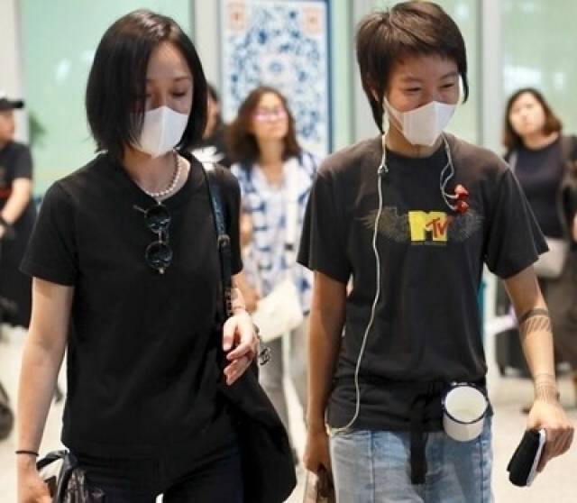 周迅窦靖童同框 "忘年交"关系好到爆