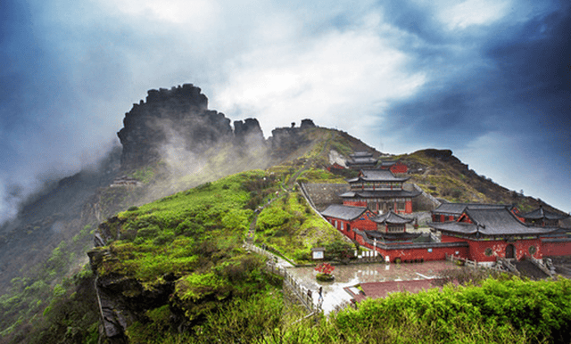 坝梅寺由于地理条件优越,梵净山历代高僧性佛天恒,敏树如相,天隐道崇