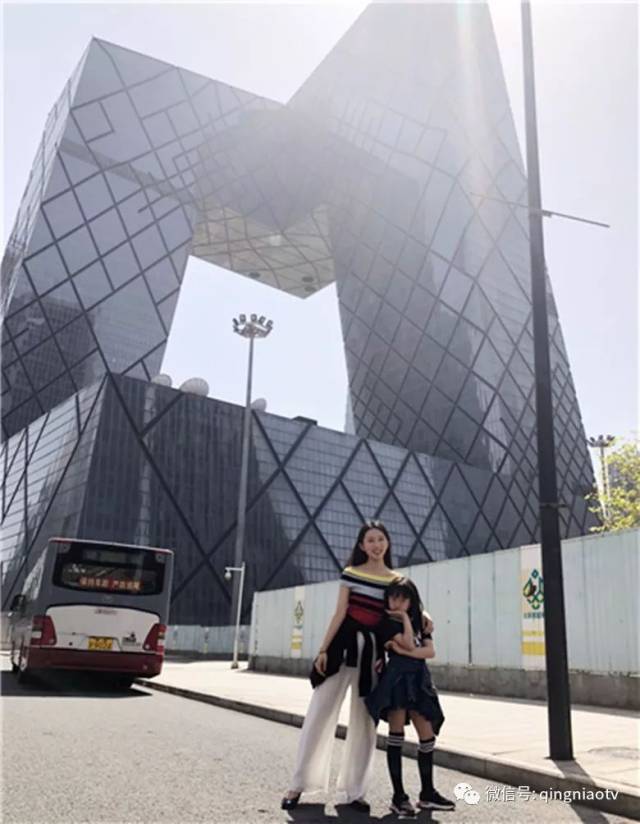 贝瓦小歌手仉上明珠受邀登上《快乐大巴》!