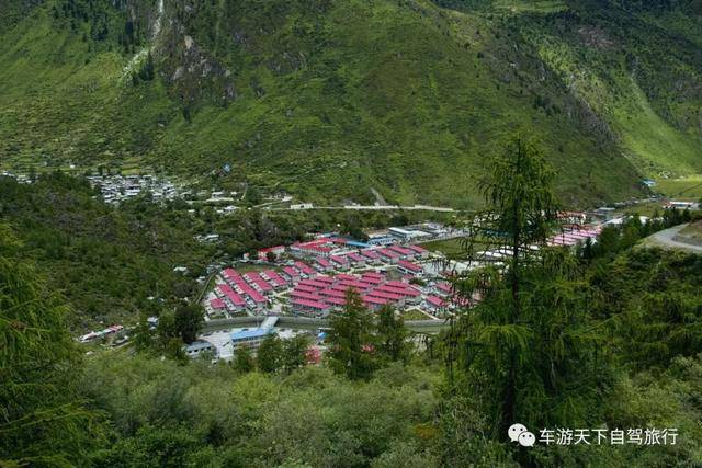 位于边境线上的亚东县,海拔与林芝地区差不多,因此造就了这里山高林密