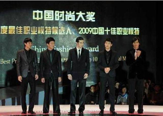 但又为了重新参加,25岁的他从新开始高考,考上了中戏表演系.怎么毕业证高中填字图片