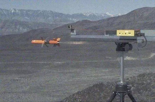 把这颗黄瓜大小的导弹揣口袋上战场,最远能打2000米!