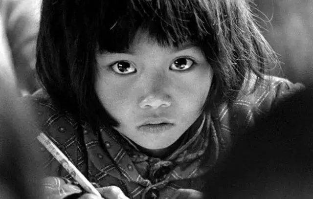 一双眼睛曾让亿万人心痛，“政治明星”的背后，谁知道她所有的故事?