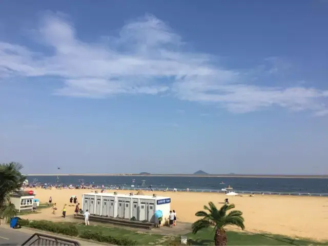 金山城市沙滩