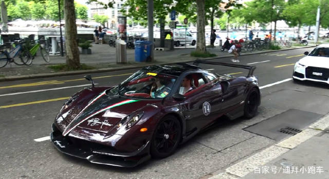 路上一台300万宾利，没想到后面跟着的2台车，能买它好几台