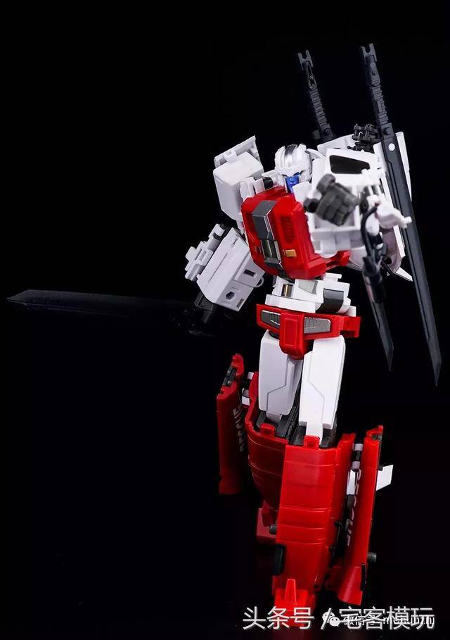 模玩测评:变形金刚第三方 generation toy 刀刃