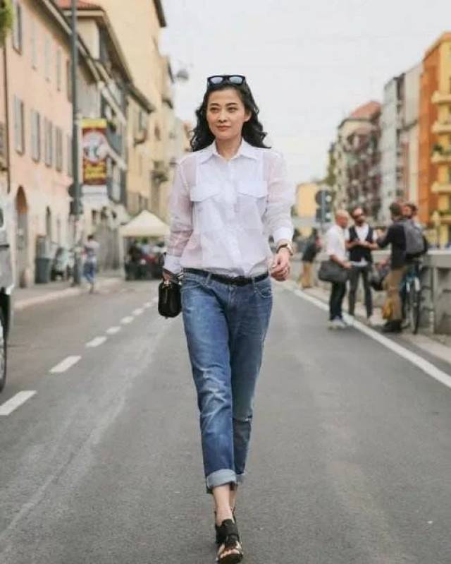 23岁林允撞衫梅婷,年轻21岁却完败瘦下来的梅婷!