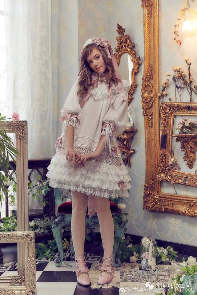绘本少女lolita洋装