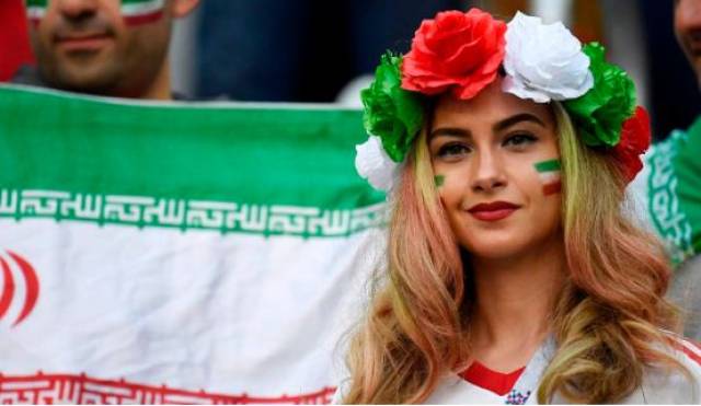 "脱"了的伊朗女球迷太美,这次她们胜利了