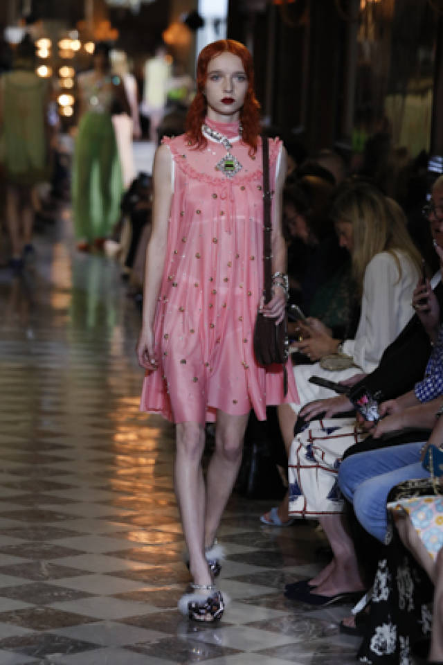 miumiu 2019早春巴黎时装周,实力解锁一波简约风尚