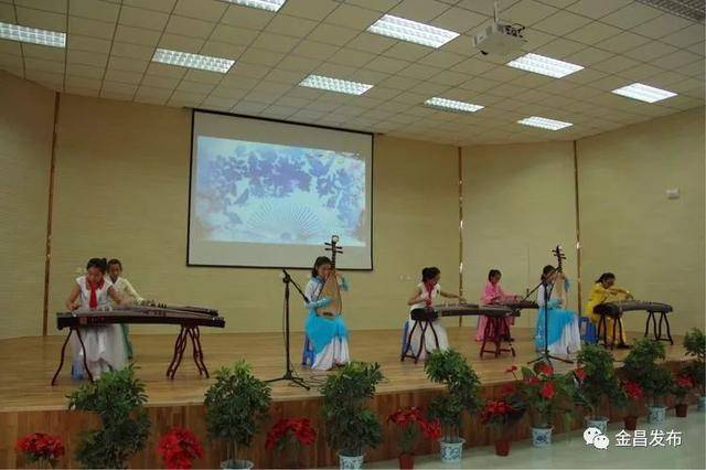 葫芦丝合奏《月光下的凤尾竹》 一曲动人乐章,一幅烂漫画卷,令人悠然