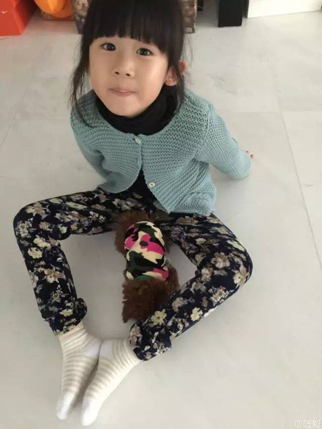 请注意,这是一个8岁小女孩的腿!