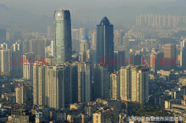 航拍贵阳老城中心,五百米高空俯瞰四十年发展高楼鳞次