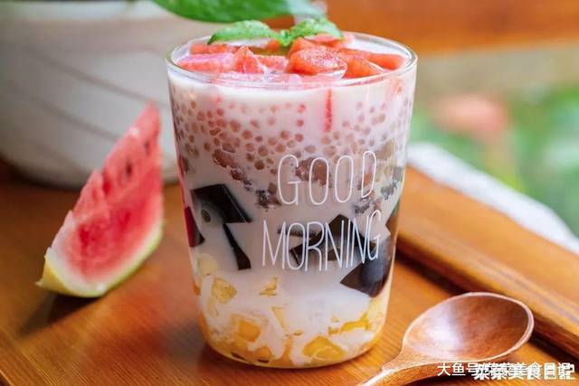 海南消暑小吃椰奶清补凉,最适合夏天了