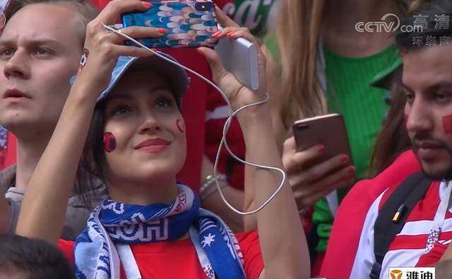 2018世界杯,一起来看看,哪个美女球迷最养眼?