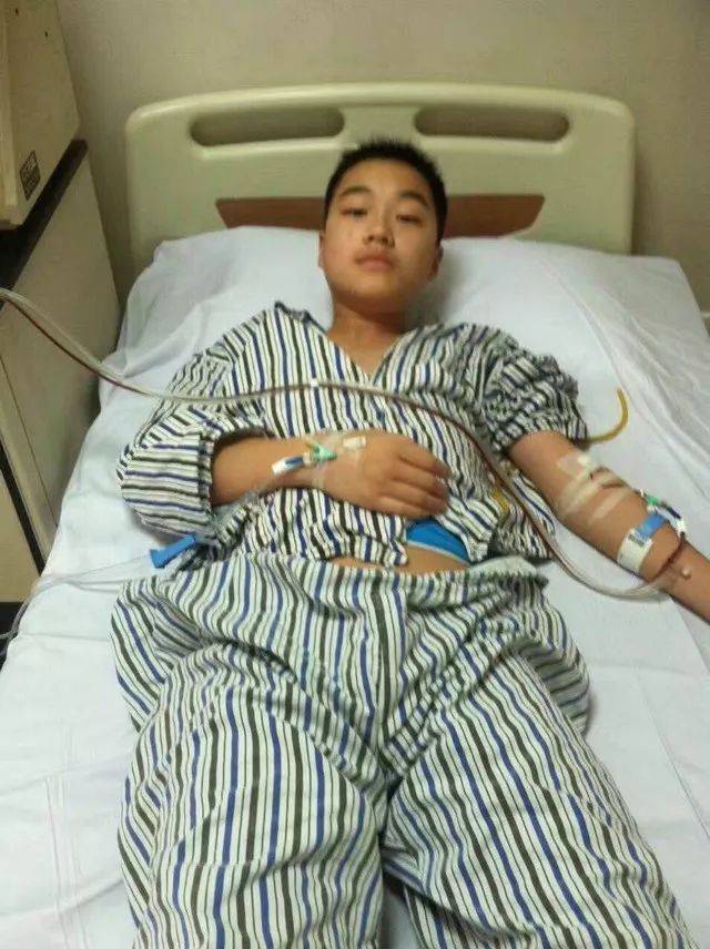 远超二十四孝!常州少年捐髓救母,瘦弱身躯扛起一个家