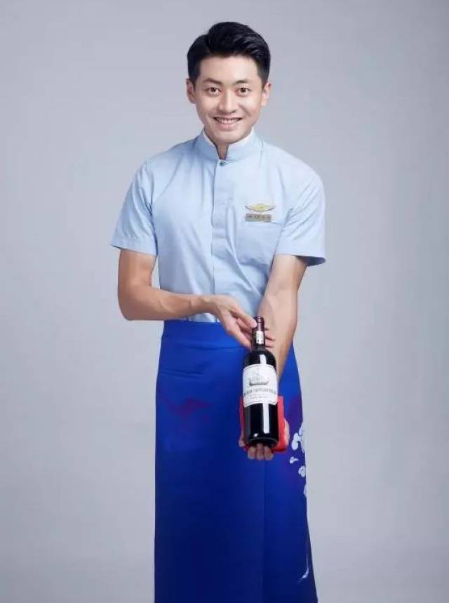 厦航荣获"最受消费者欢迎航空公司酒单"大奖 | 这份酒单获大奖,坐飞机