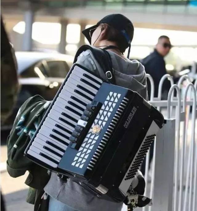 高圆圆、大幂幂带起的机场街拍变味了？现在流行.....