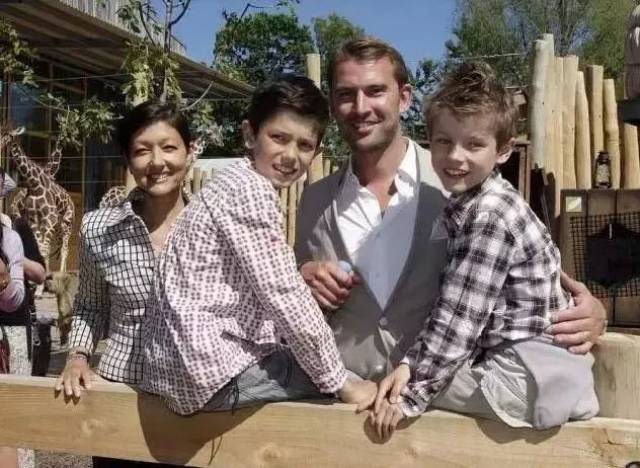 全世界的妹子都盯上了丹麦王子尼古拉,不过你们得掂量斗不斗得过他妈