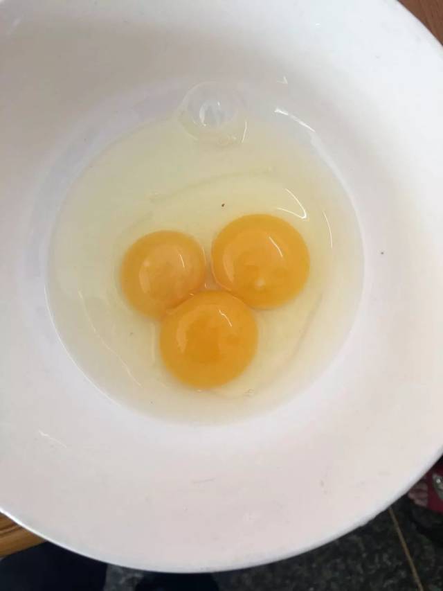 双黄蛋 相信大家都见过 但是三黄蛋你亲眼见过吗?