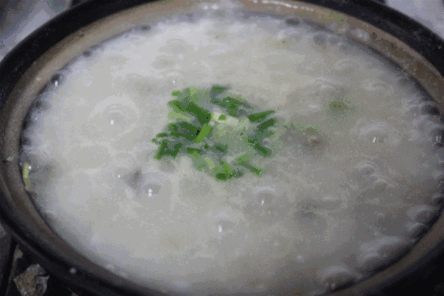 遵义这家潮汕砂锅粥,正宗好吃到差点连锅也吃下去!