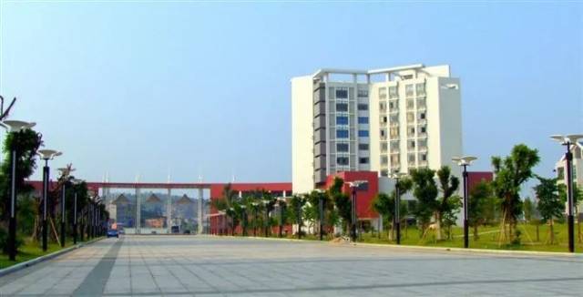 闽东卫生学校将搬迁到宁德师范学院东侨校区,今年招收护理等本科专业