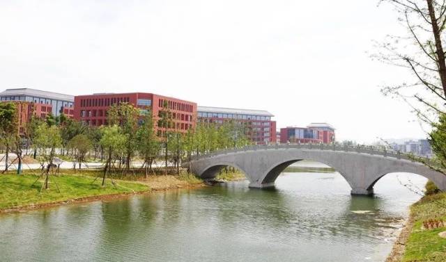 宁波大学新校区来了,景观河直通大海,9月正式投入使用