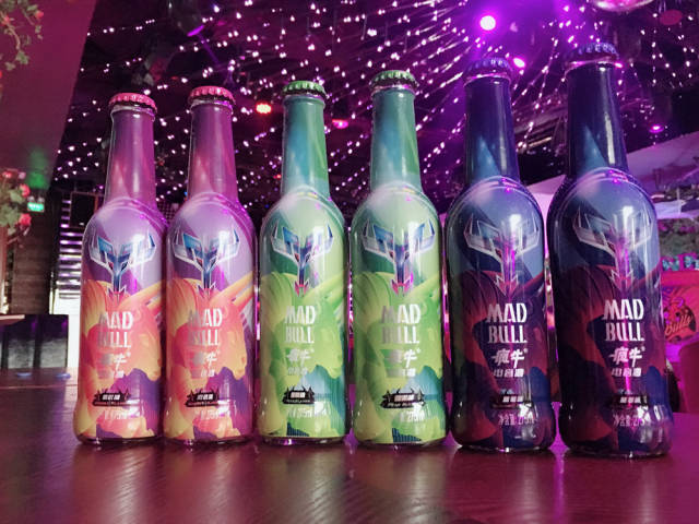 牛电音酒白色主题派对,用电音来诠释电音节般