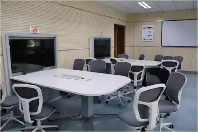 样式一:增强型课堂互动讨论室浙江大学智慧教室的"样板间"!