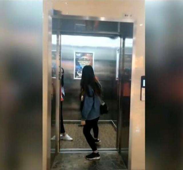 抖音视频再惹争议, 电梯内跳舞被热播, 你都的不是视频而是安全