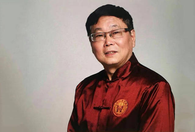 书法家严兆清—大气宽宏 藏锋处微露锋芒
