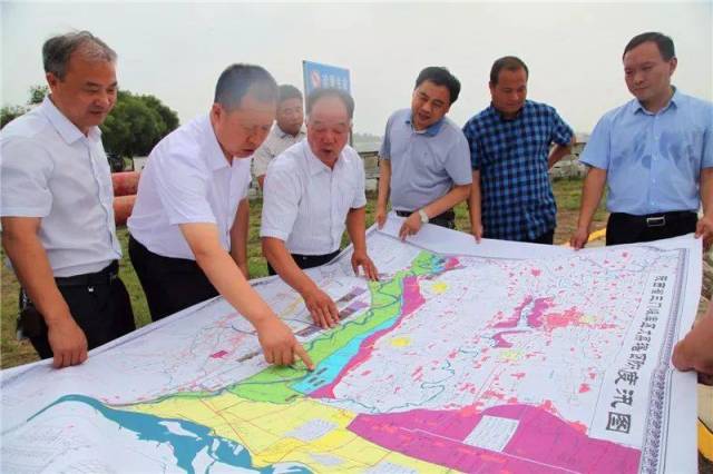 7月5日,大荔县县委副书记杜鑫,县委常委,常务副县长王德强来到渭河