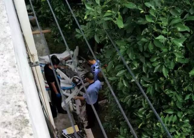 【悲剧】昨天上午,一男子上吊自杀,警方正在调查!