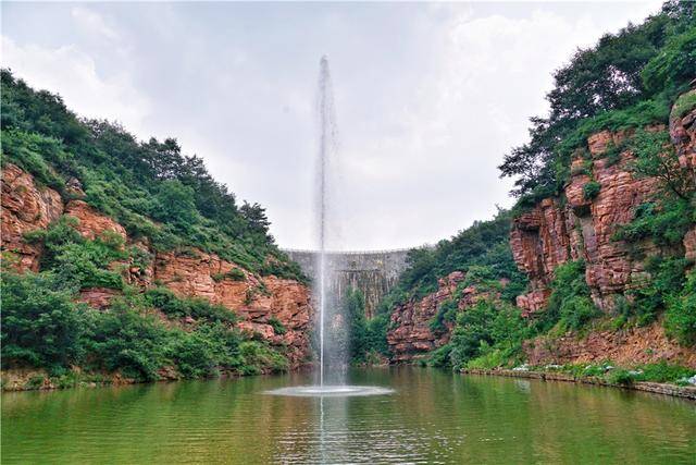 河南伏羲山大峡谷里的疯狂瀑布,你喊的越大声它越兴奋