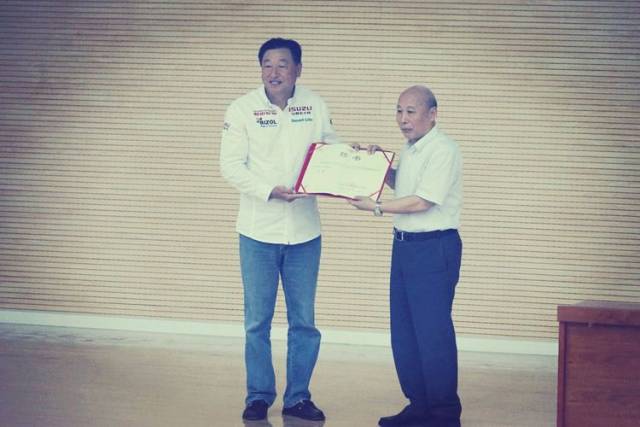 中国车王卢宁军携江西五十铃朝阳轮胎车队走进