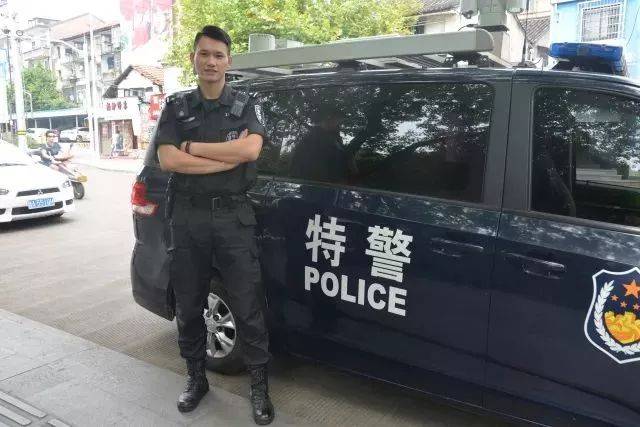 他就是 来自嵊州市公安局巡特警大队的龚亮亮