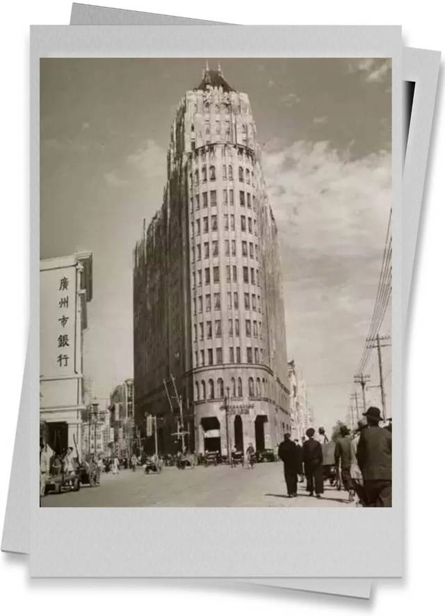 1937年的爱群大酒店,当时非常高档的地方,雄踞广州        长达30年.