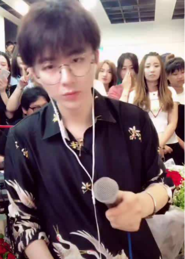 坐拥2300万粉丝的摩登兄弟也栽了?网友:抖音头牌不好做!