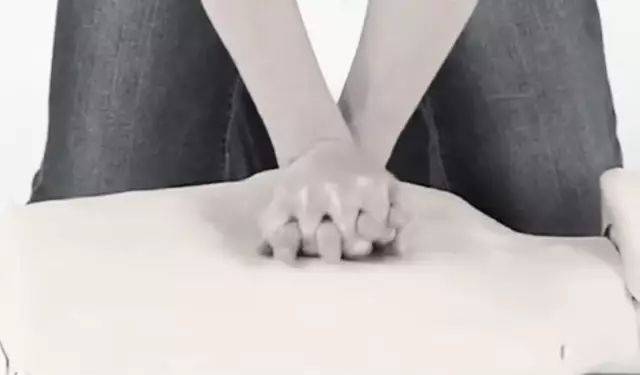 急救心肺复苏视频教程 34e36cc903f1455ab9ab2b221c176690.jpeg