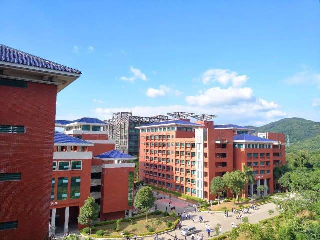 插本院校 / 广东工业大学华立学院,团结,勤奋,求是,创新