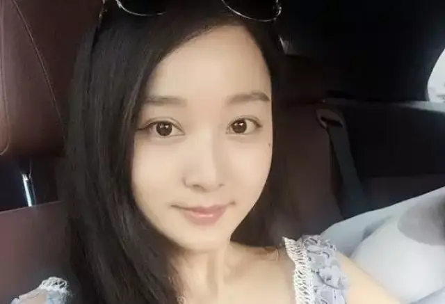 她,是被马龙选中的女人!校花黑历史算什么?夏露姐姐的